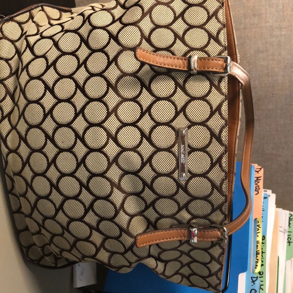 Nine West purse three parts great condition